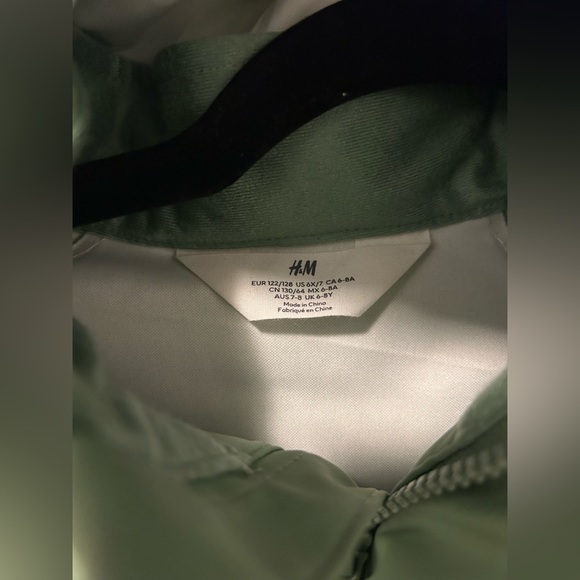 H&M • Kids Rubber Rain Jacket • Size 6-8 • Like-New! - Picture 7 of 8